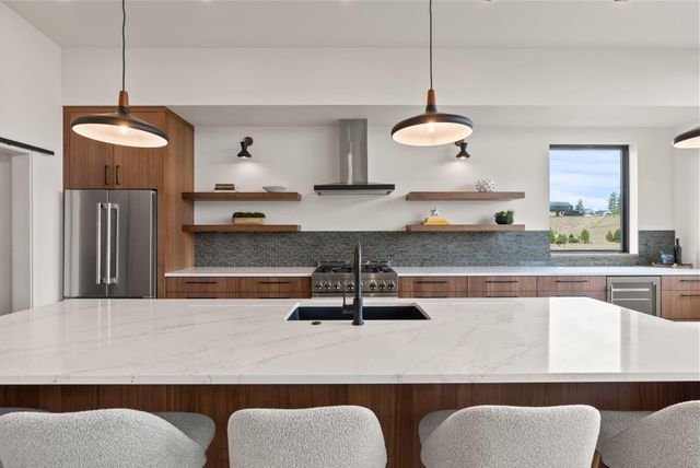 3122 NW Crossing Drive, Bend, OR 97703