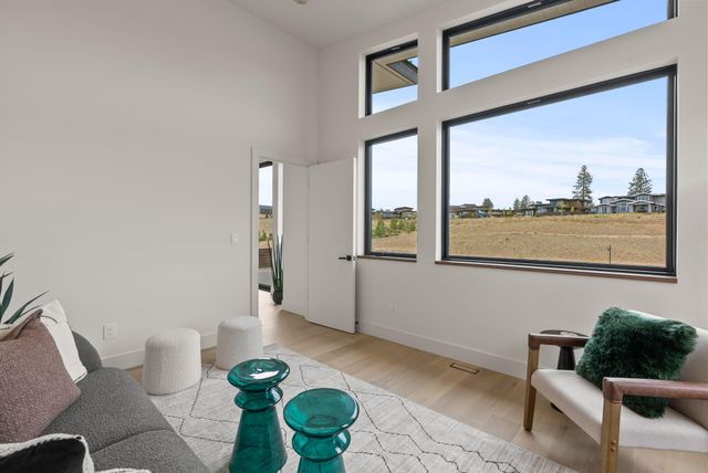 3122 NW Crossing Drive, Bend, OR 97703