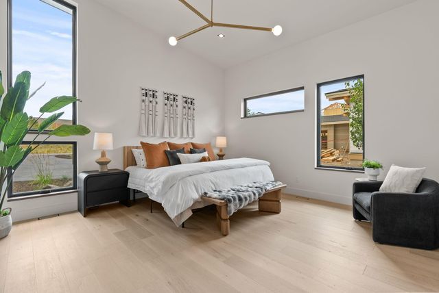 3122 NW Crossing Drive, Bend, OR 97703