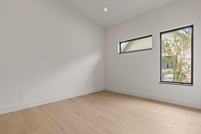 3122 NW Crossing Drive, Bend, OR 97703