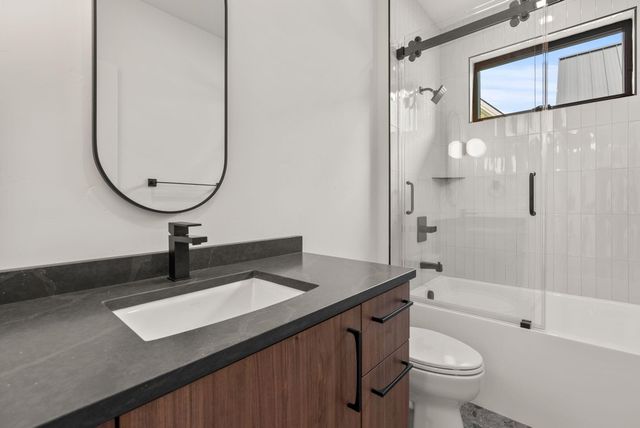 3122 NW Crossing Drive, Bend, OR 97703