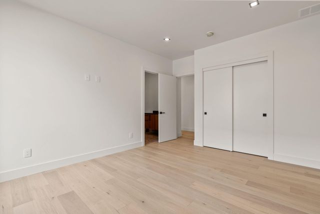 3122 NW Crossing Drive, Bend, OR 97703