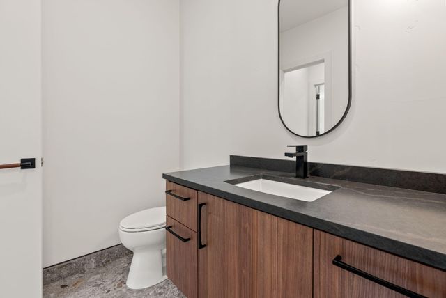 3122 NW Crossing Drive, Bend, OR 97703