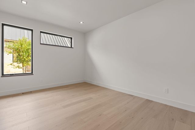 3122 NW Crossing Drive, Bend, OR 97703