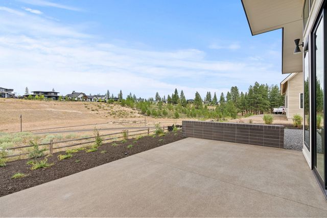 3122 NW Crossing Drive, Bend, OR 97703