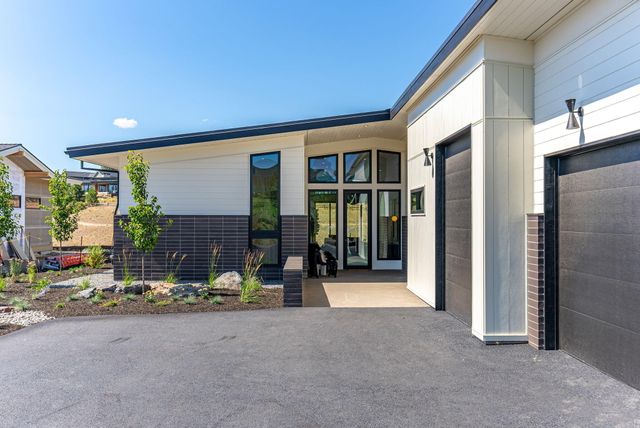 3122 NW Crossing Drive, Bend, OR 97703