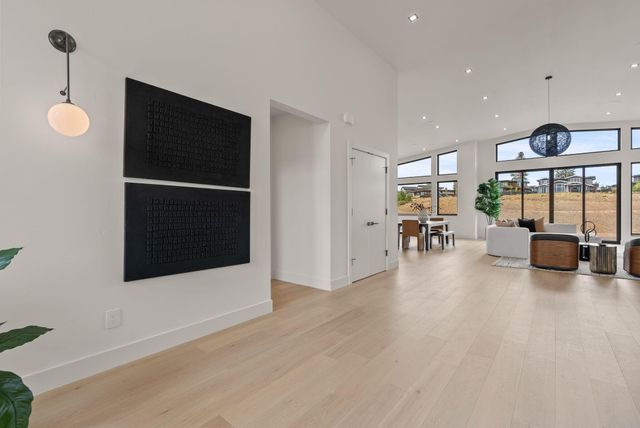 3122 NW Crossing Drive, Bend, OR 97703