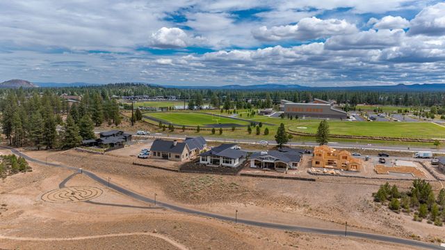 3122 NW Crossing Drive, Bend, OR 97703