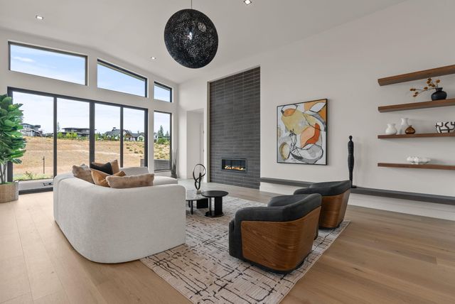 3122 NW Crossing Drive, Bend, OR 97703