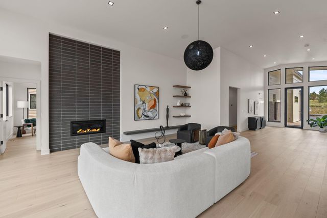 3122 NW Crossing Drive, Bend, OR 97703