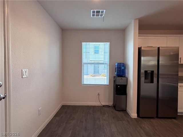 2833 Champagne Gold Avenue, North Las Vegas, NV 89086