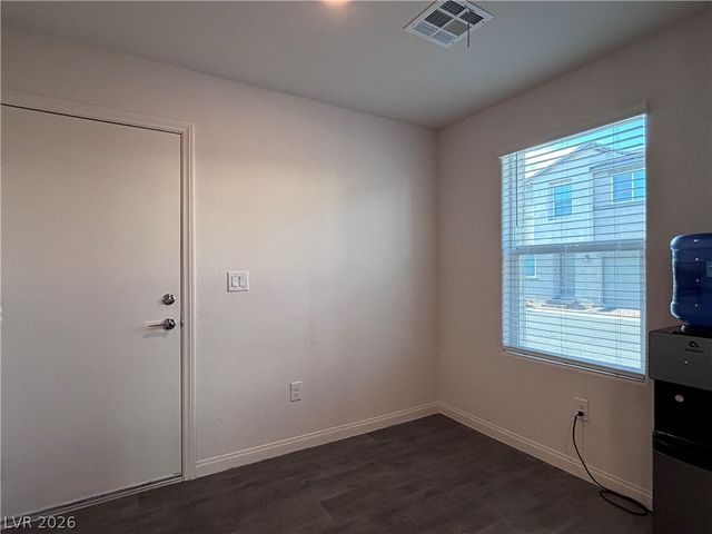 2833 Champagne Gold Avenue, North Las Vegas, NV 89086