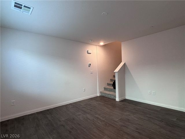 2833 Champagne Gold Avenue, North Las Vegas, NV 89086