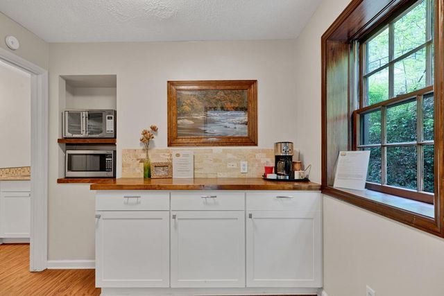 5 W Muller Lane, East Ellijay, GA 30540