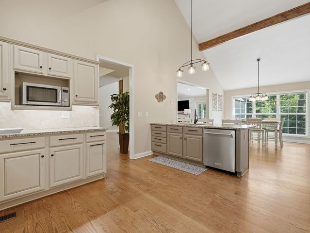 5 W Muller Lane, East Ellijay, GA 30540