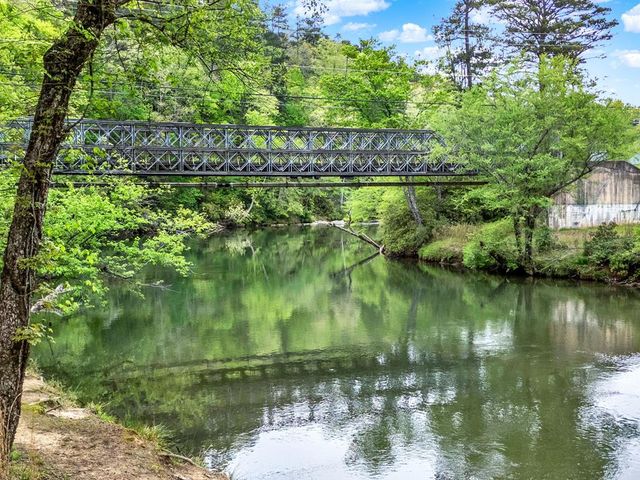 5 W Muller Lane, East Ellijay, GA 30540