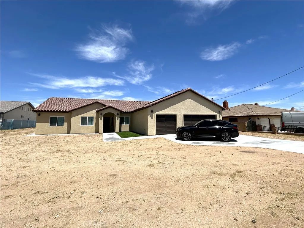 16920 Danbury, Hesperia, CA 92345