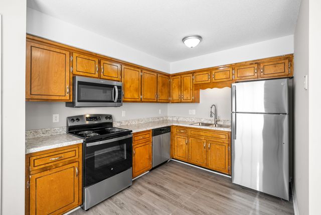 1870 Waters Edge Drive B, Clarksville, TN 37040