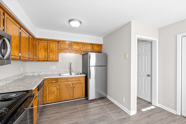 1870 Waters Edge Drive B, Clarksville, TN 37040