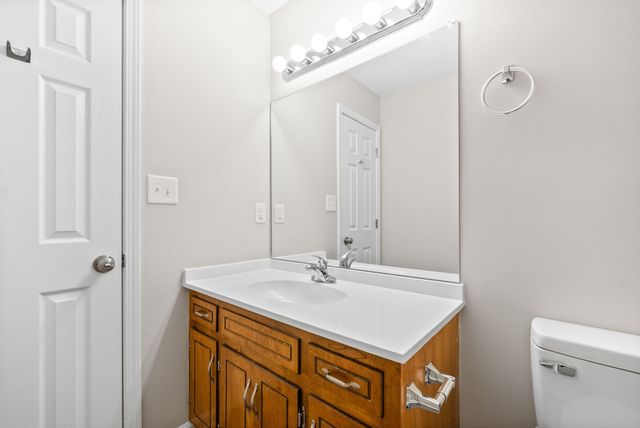 1870 Waters Edge Drive B, Clarksville, TN 37040