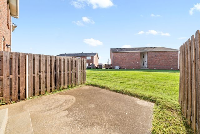 1870 Waters Edge Drive B, Clarksville, TN 37040