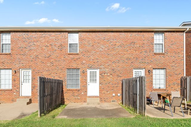 1870 Waters Edge Drive B, Clarksville, TN 37040