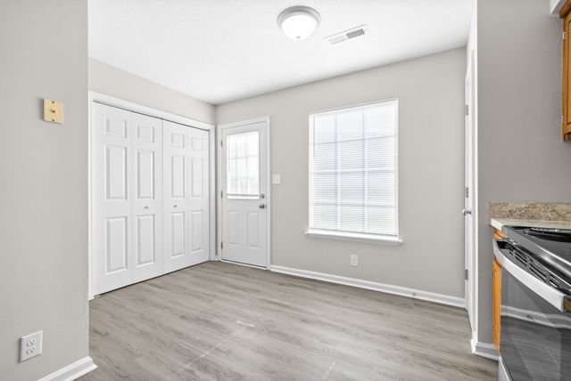 1870 Waters Edge Drive B, Clarksville, TN 37040