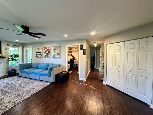 115 E Fabish Drive 115, Buffalo Grove, IL 60089