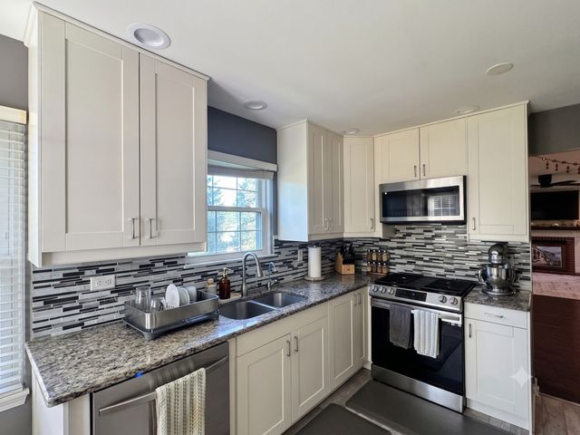 115 E Fabish Drive 115, Buffalo Grove, IL 60089