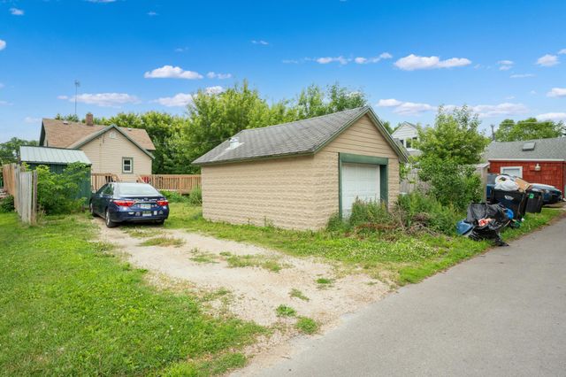 212 8th Street NW, Rochester, MN 55901