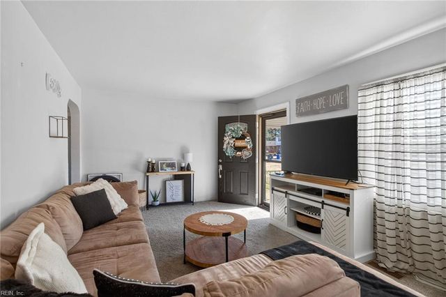 122 Lamper RD, Portsmouth, VA 23701