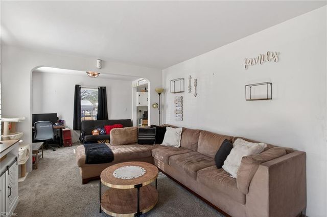 122 Lamper RD, Portsmouth, VA 23701