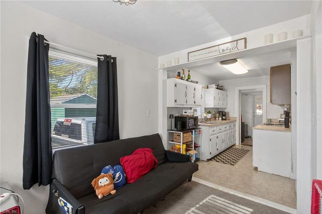 122 Lamper RD, Portsmouth, VA 23701