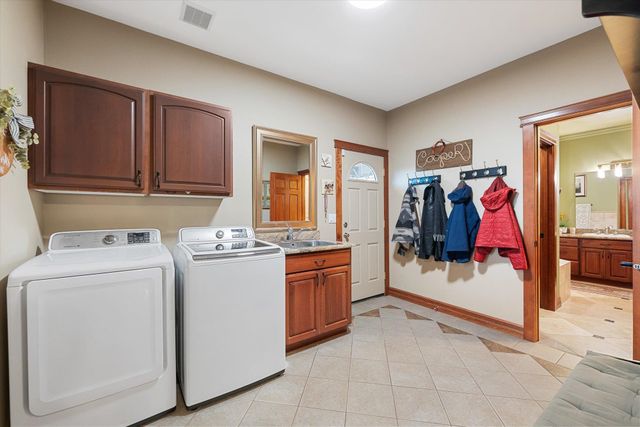 1414 W Ardmore Dr, Spokane, WA 99218