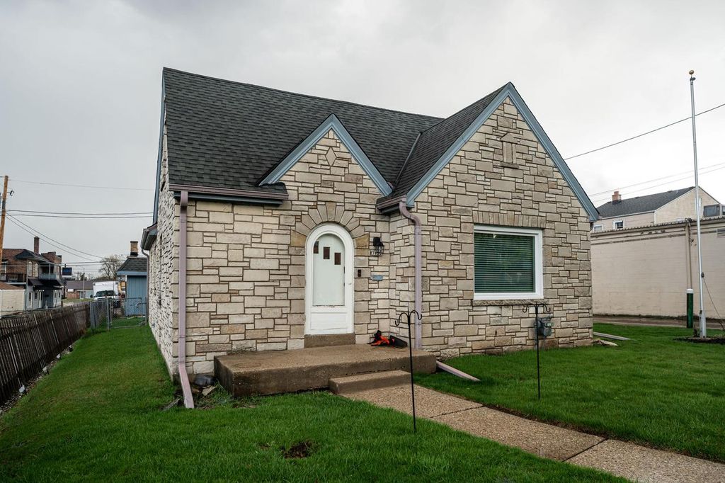 3122 S 46th STREET, Milwaukee, WI 53219