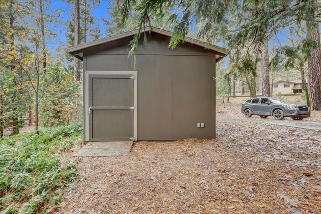 15081 Rattlesnake Rd, Grass Valley, CA 95945