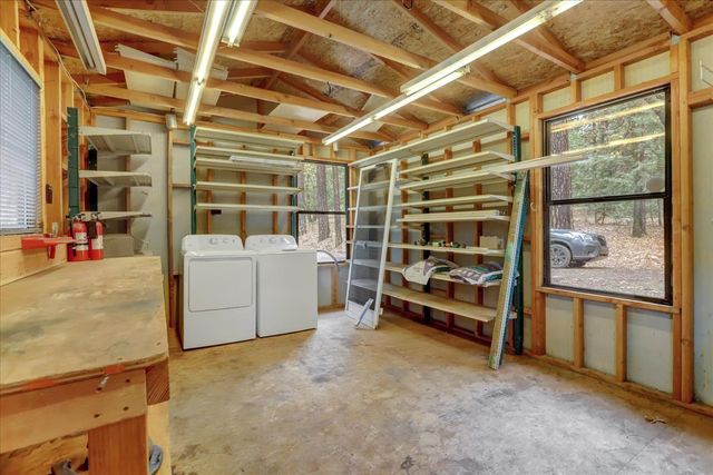 15081 Rattlesnake Rd, Grass Valley, CA 95945