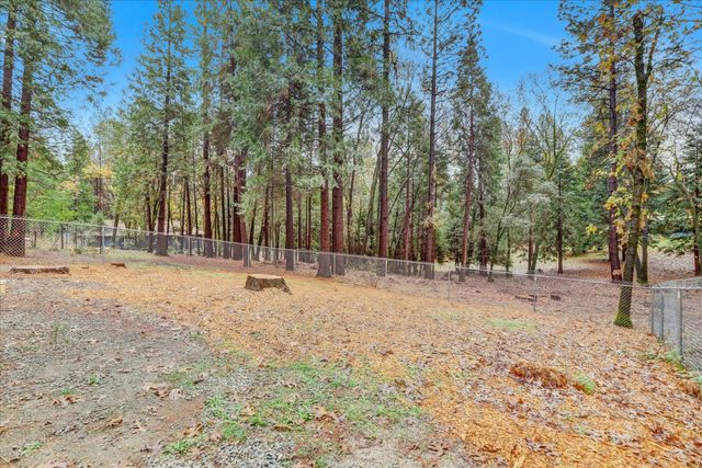 15081 Rattlesnake Rd, Grass Valley, CA 95945