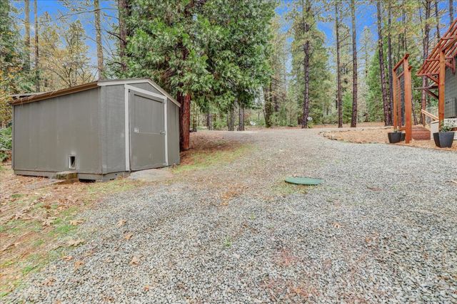 15081 Rattlesnake Rd, Grass Valley, CA 95945