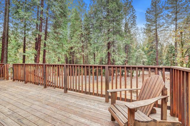 15081 Rattlesnake Rd, Grass Valley, CA 95945