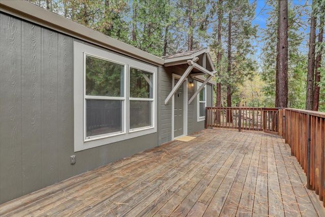 15081 Rattlesnake Rd, Grass Valley, CA 95945