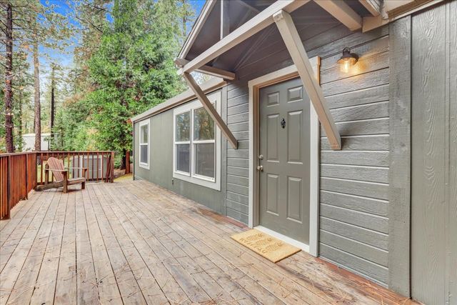 15081 Rattlesnake Rd, Grass Valley, CA 95945