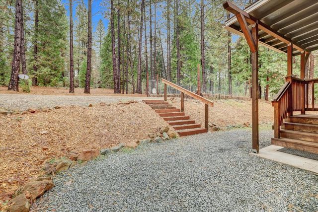 15081 Rattlesnake Rd, Grass Valley, CA 95945