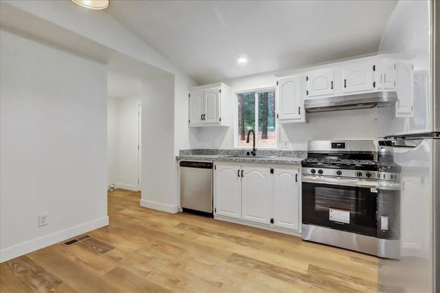 15081 Rattlesnake Rd, Grass Valley, CA 95945