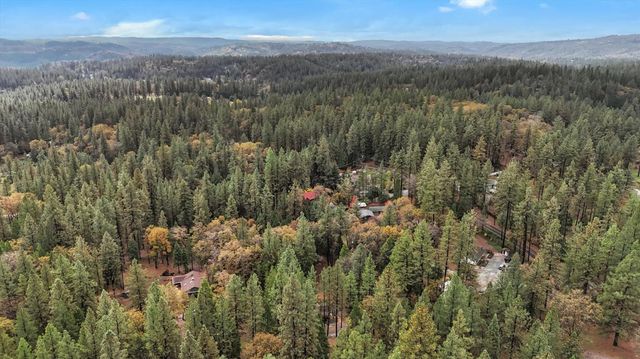 15081 Rattlesnake Rd, Grass Valley, CA 95945