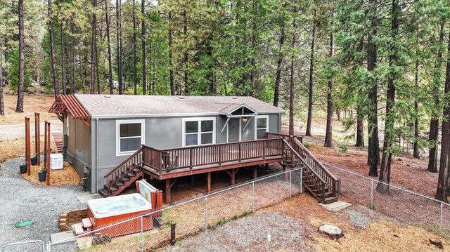 15081 Rattlesnake Rd, Grass Valley, CA 95945