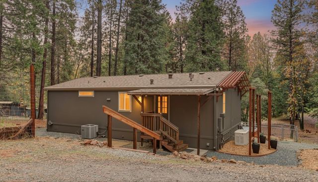 15081 Rattlesnake Rd, Grass Valley, CA 95945