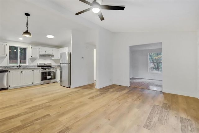 15081 Rattlesnake Rd, Grass Valley, CA 95945