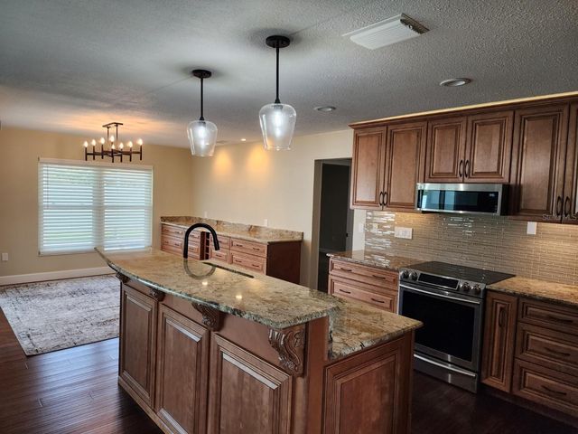 1856 WOODHAVEN CIRCLE, Sarasota, FL 34232