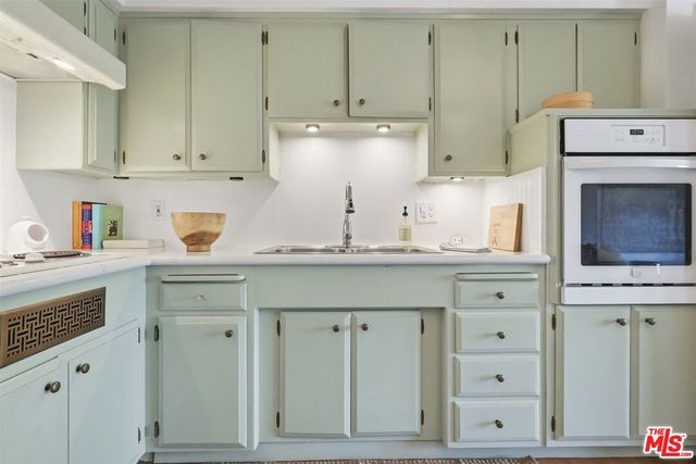 3407 Huxley Street 36, Los Angeles, CA 90027
